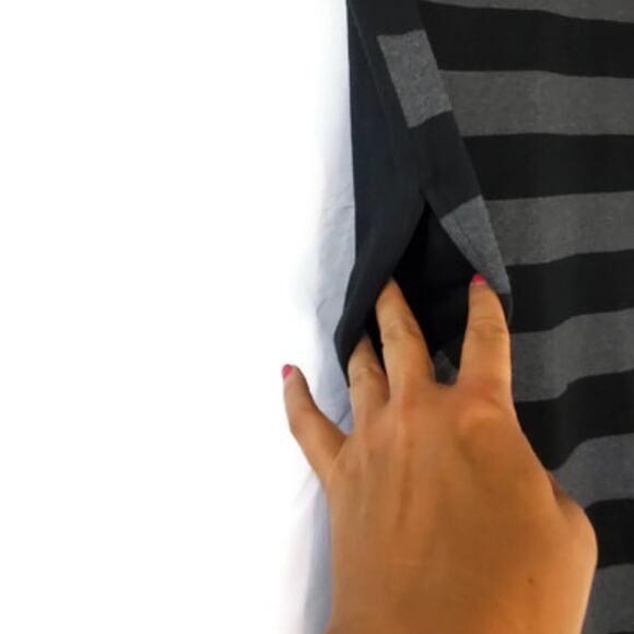 Uniqlo | Versatile Black & Grey T-shirt Dress w/Pockets! | Size Small - Picture 5 of 6